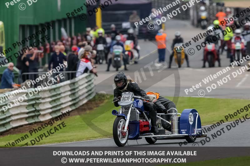 Vintage motorcycle club;eventdigitalimages;mallory park;mallory park trackday photographs;no limits trackdays;peter wileman photography;trackday digital images;trackday photos;vmcc festival 1000 bikes photographs